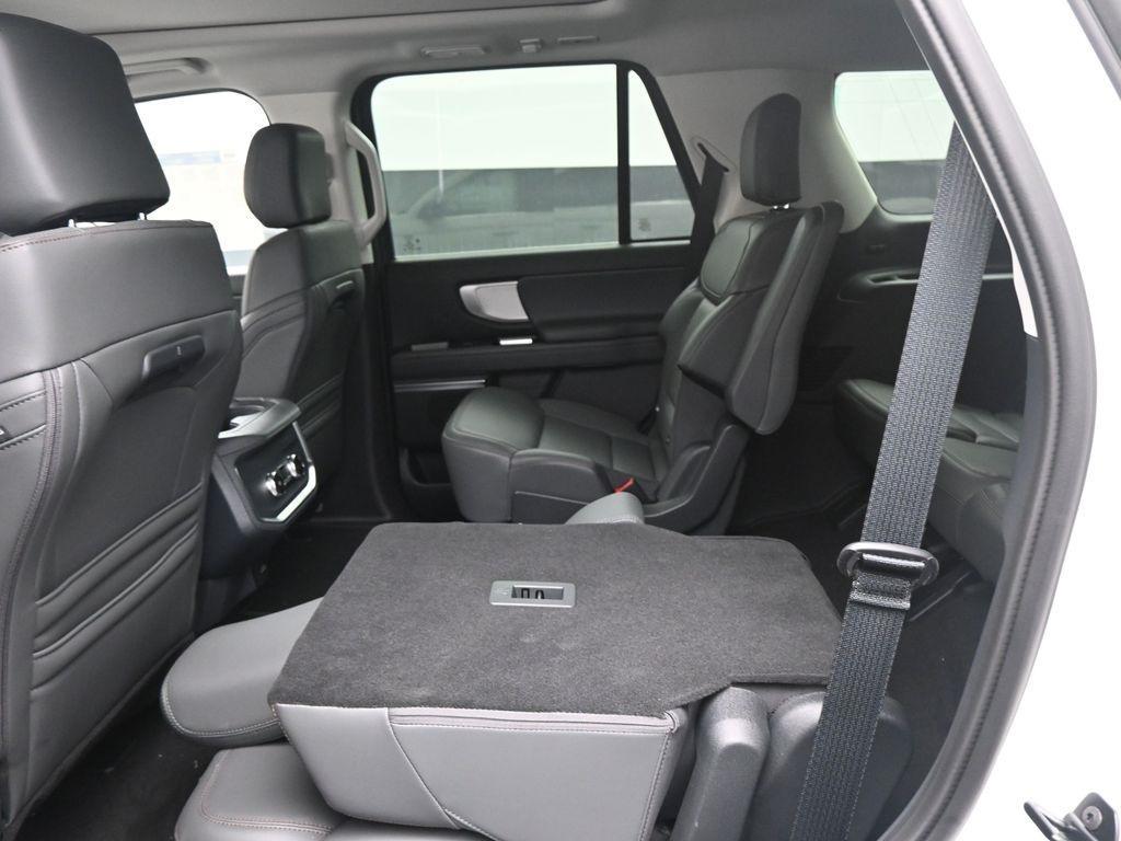 new 2025 Ford Expedition car, priced at $63,635