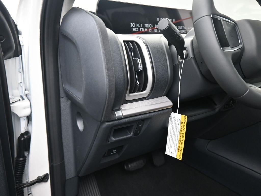 new 2025 Ford Expedition car, priced at $63,635