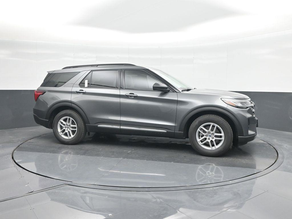 new 2025 Ford Explorer car, priced at $40,621