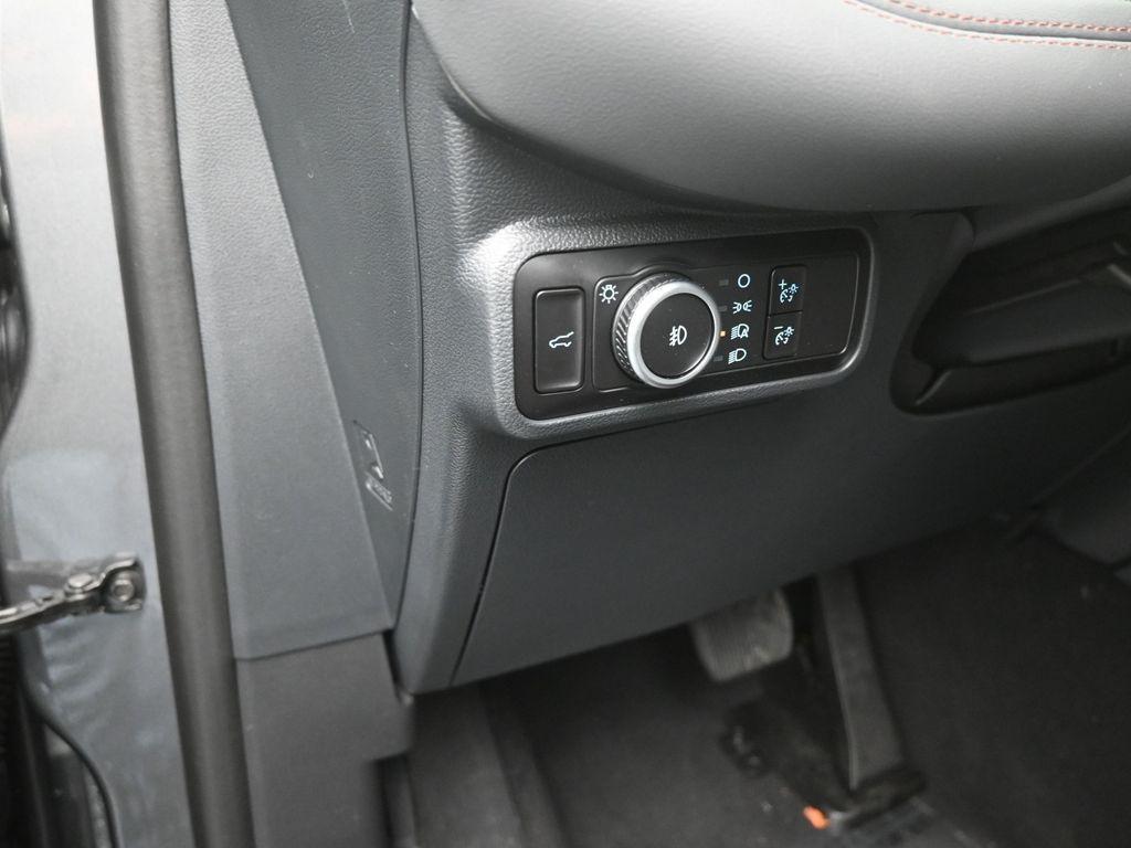 new 2025 Ford Explorer car, priced at $40,621