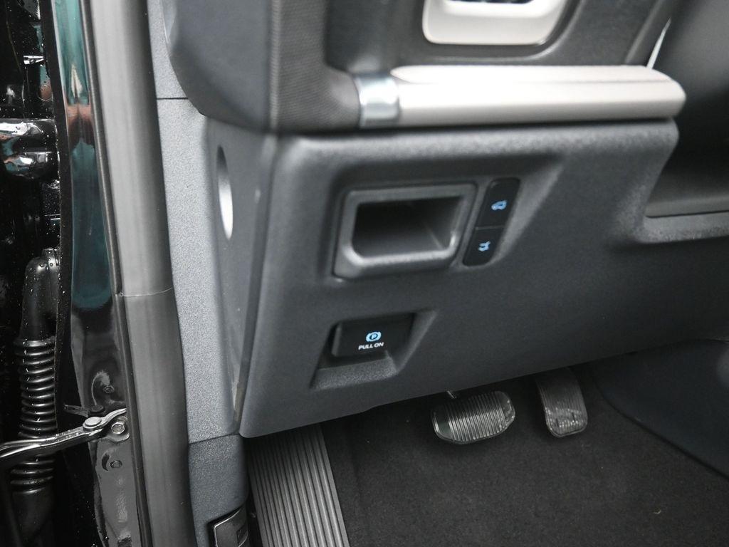 new 2025 Ford Expedition car, priced at $65,326