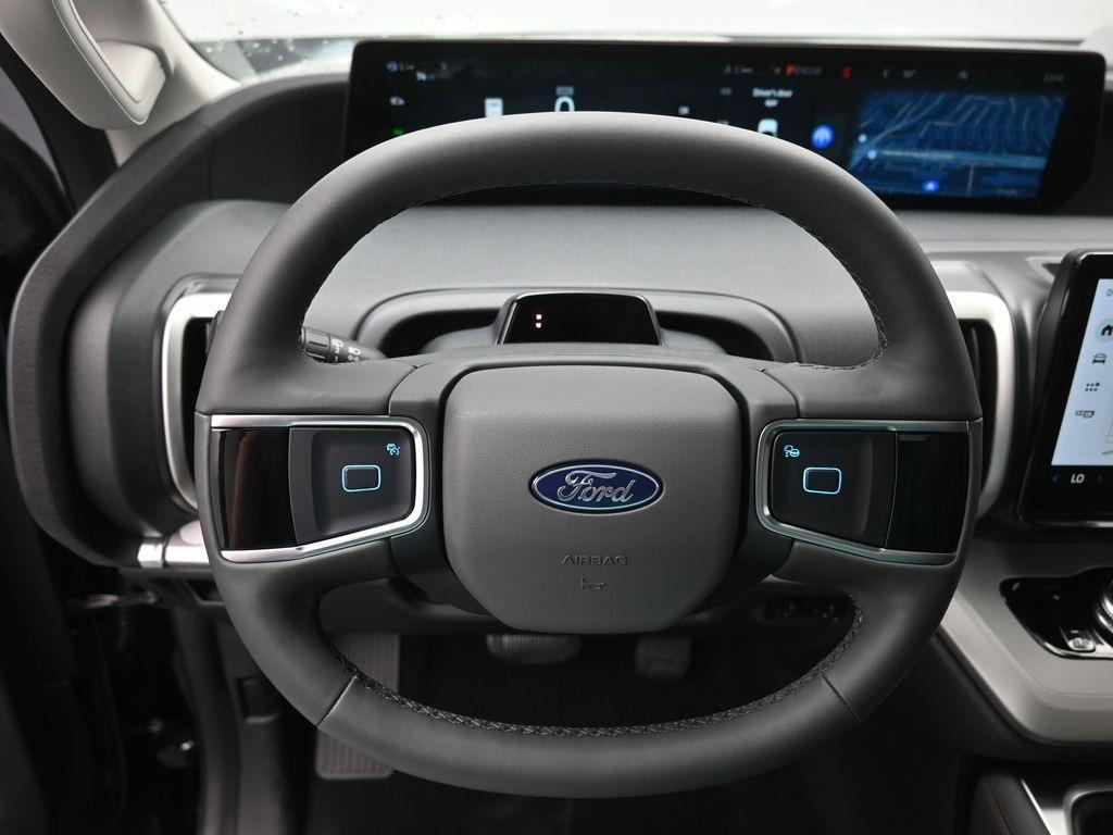 new 2025 Ford Expedition car, priced at $65,326