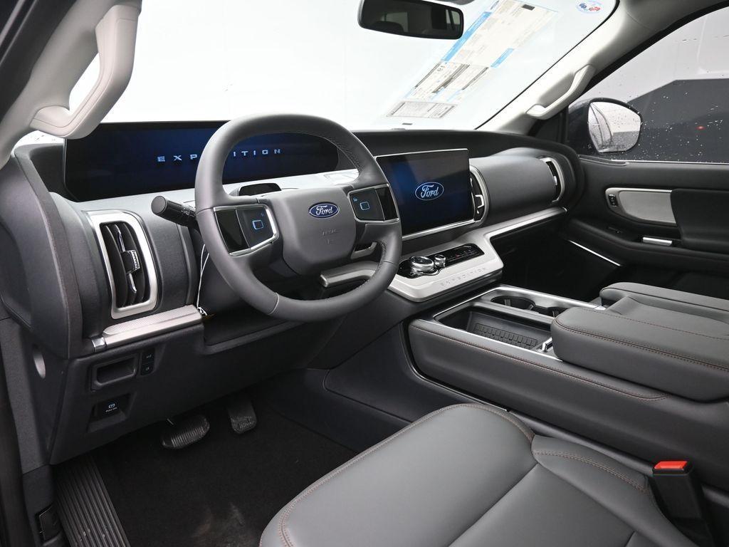 new 2025 Ford Expedition car, priced at $65,326