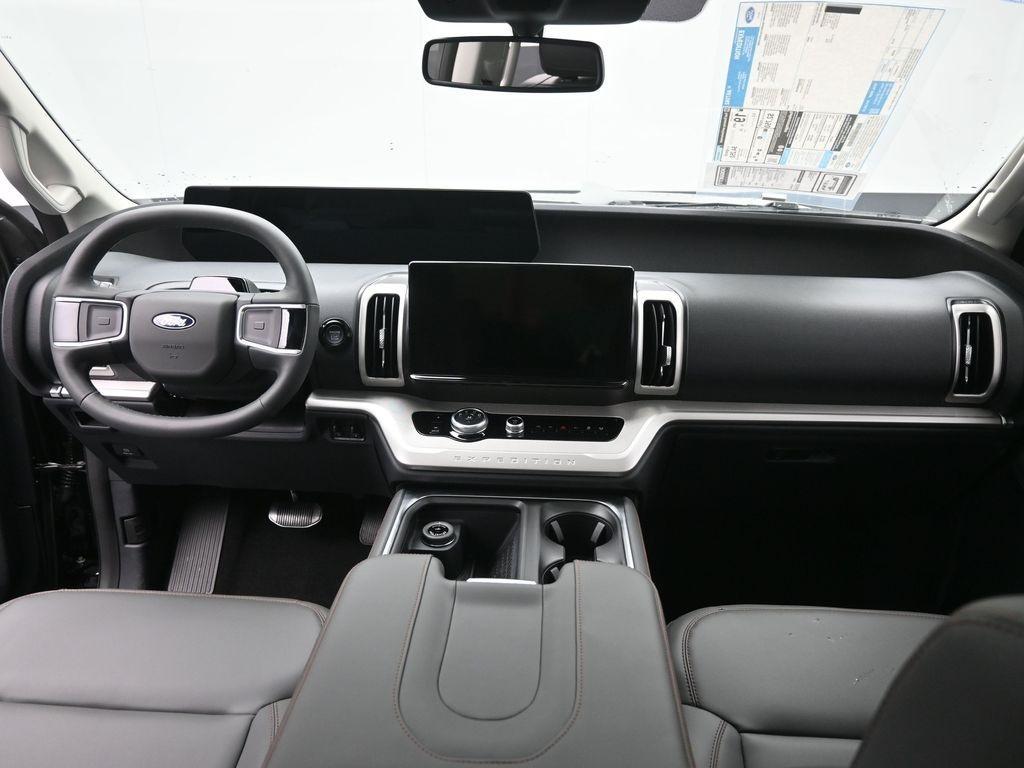 new 2025 Ford Expedition car, priced at $65,326