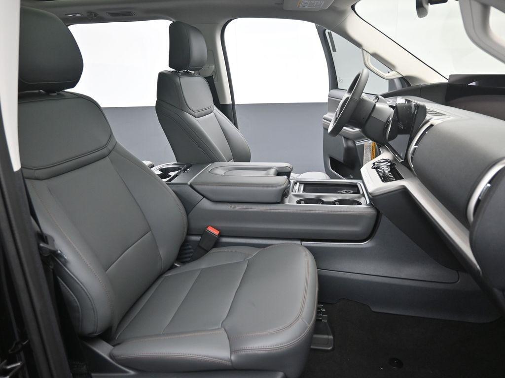 new 2025 Ford Expedition car, priced at $68,965