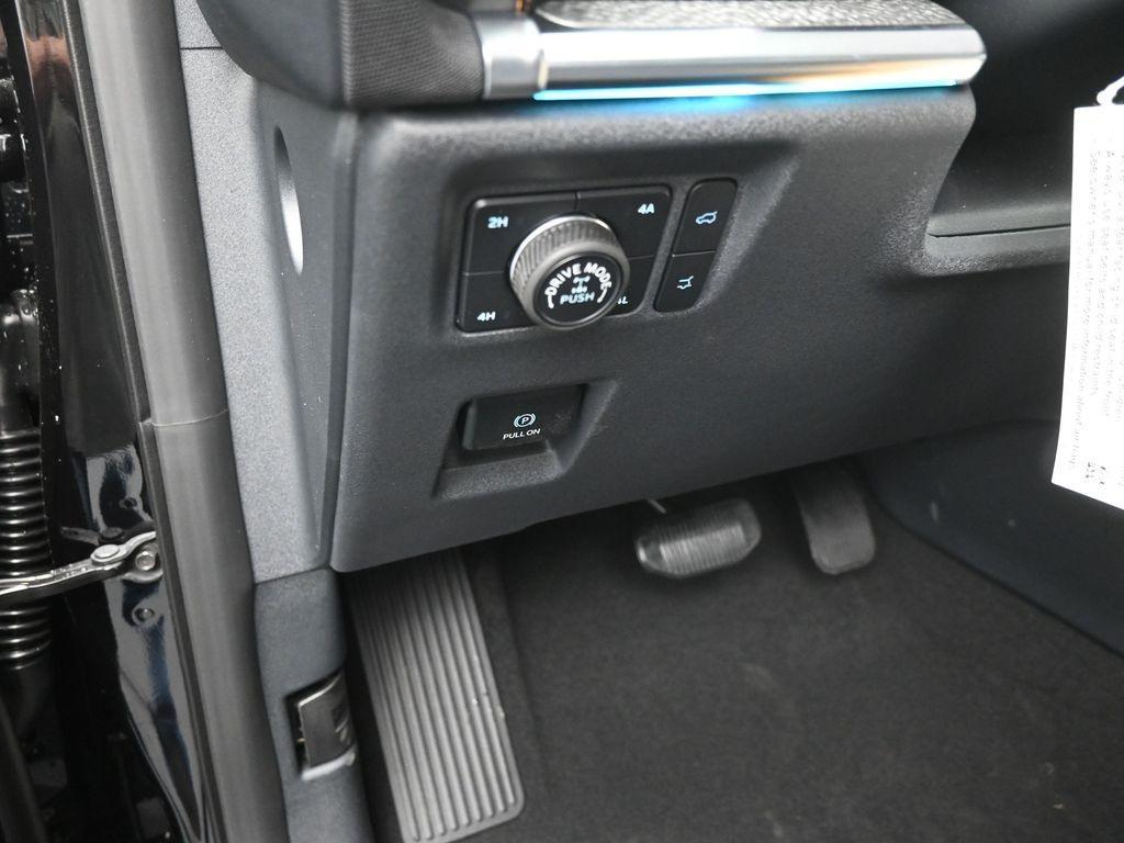 new 2025 Ford Expedition car, priced at $79,444