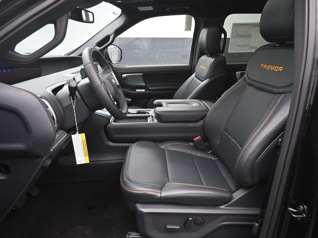 new 2025 Ford Expedition car, priced at $79,444