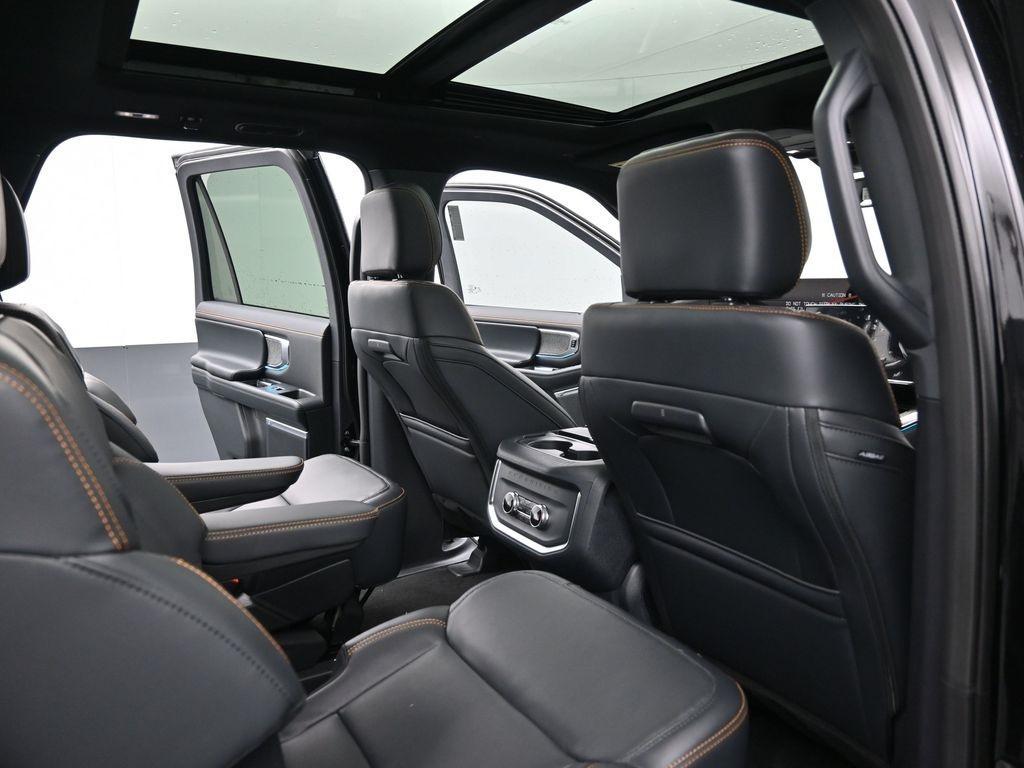 new 2025 Ford Expedition car, priced at $78,363