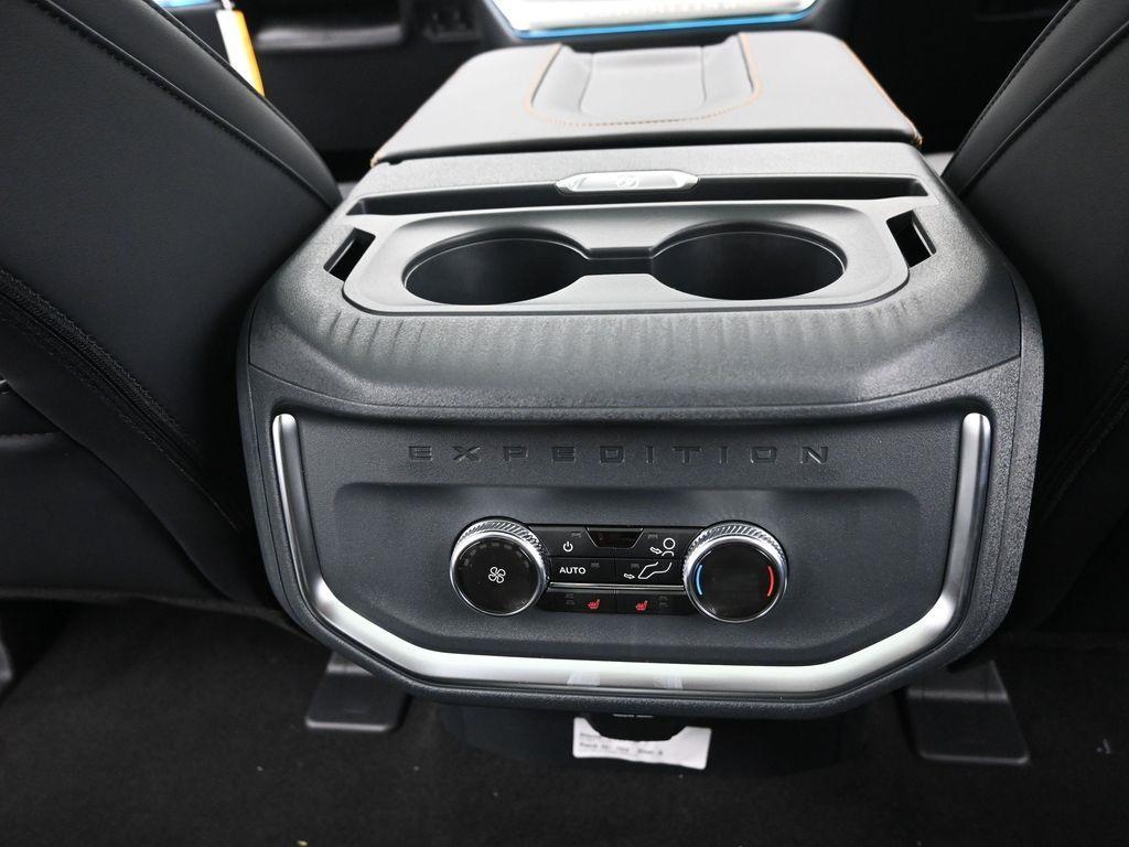 new 2025 Ford Expedition car, priced at $78,363