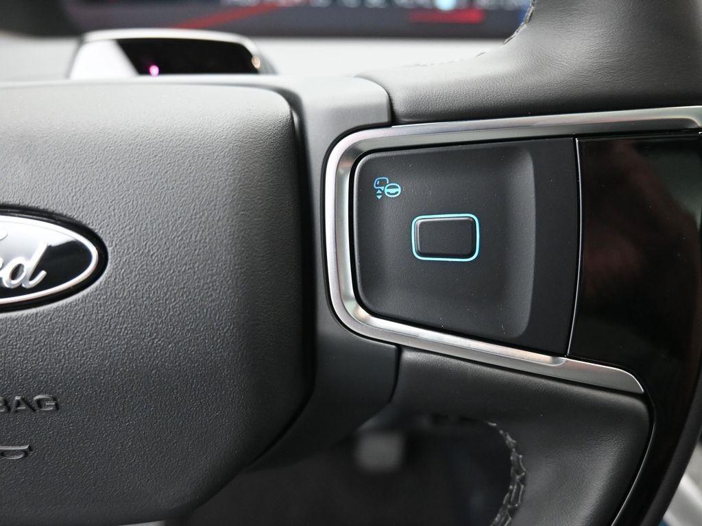 new 2025 Ford Expedition car, priced at $78,363