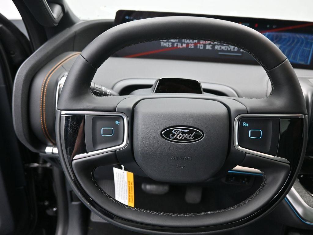 new 2025 Ford Expedition car, priced at $78,363