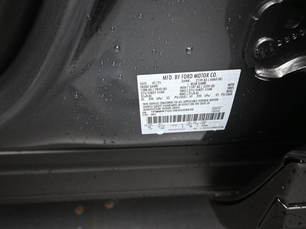 new 2025 Ford Explorer car, priced at $51,725
