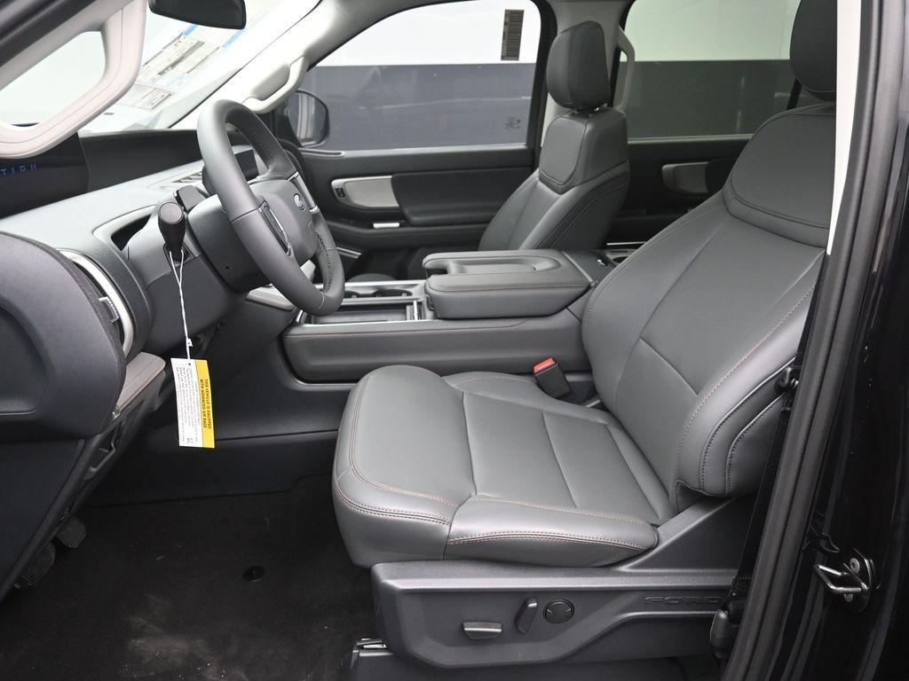 new 2025 Ford Expedition car, priced at $65,826