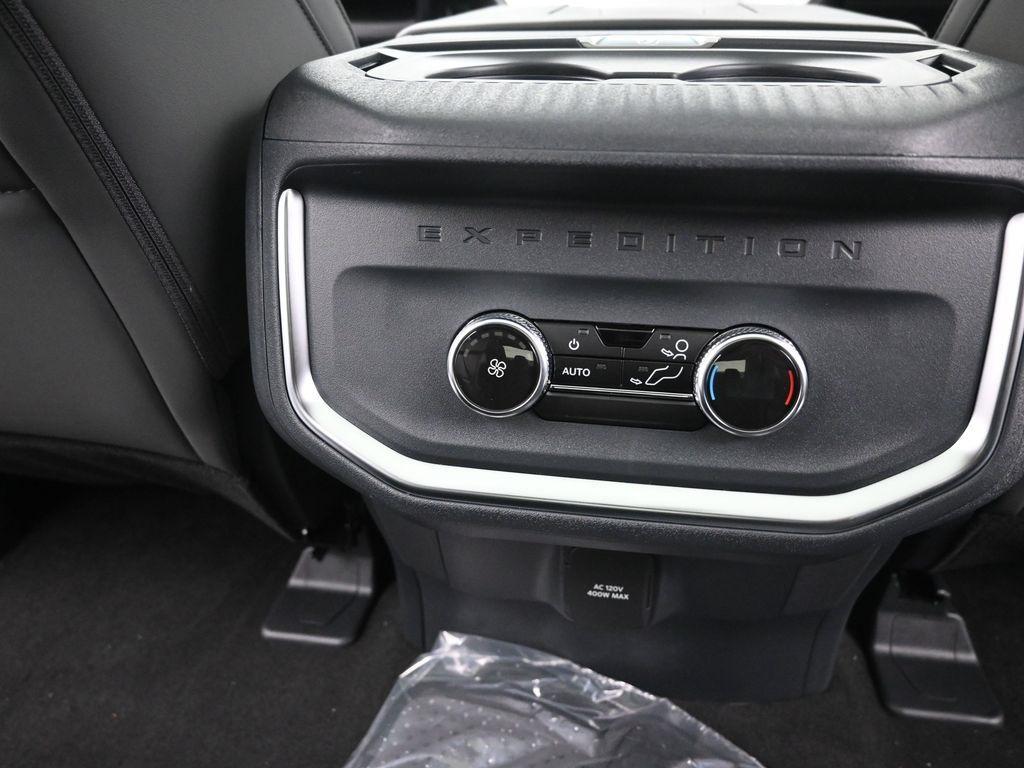 new 2025 Ford Expedition car, priced at $65,826