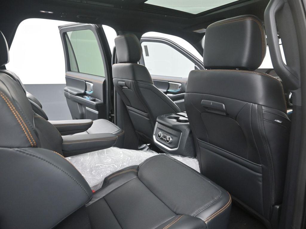 new 2025 Ford Expedition car, priced at $79,444