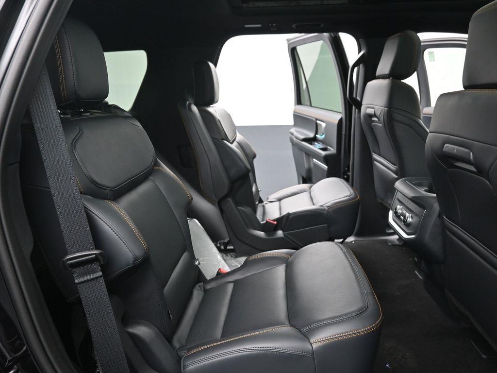 new 2025 Ford Expedition car, priced at $79,444
