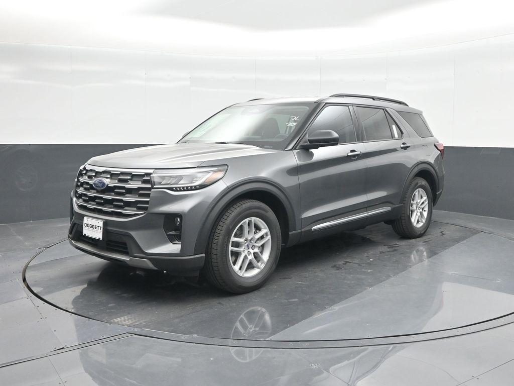 new 2025 Ford Explorer car, priced at $40,512