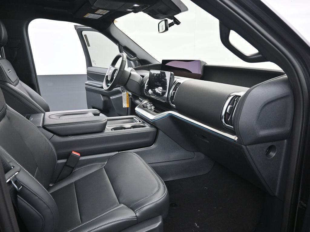 new 2025 Ford Expedition car, priced at $79,126