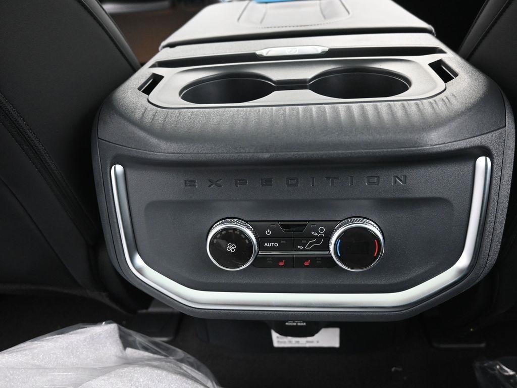 new 2025 Ford Expedition car, priced at $79,126