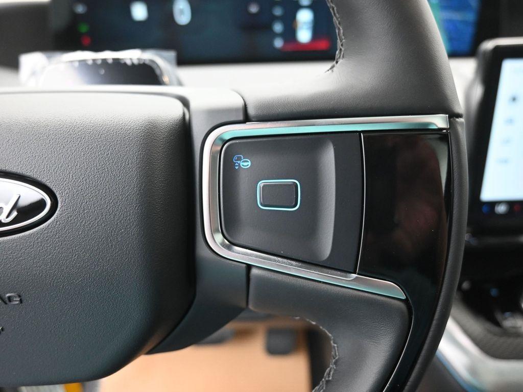 new 2025 Ford Expedition car, priced at $79,126