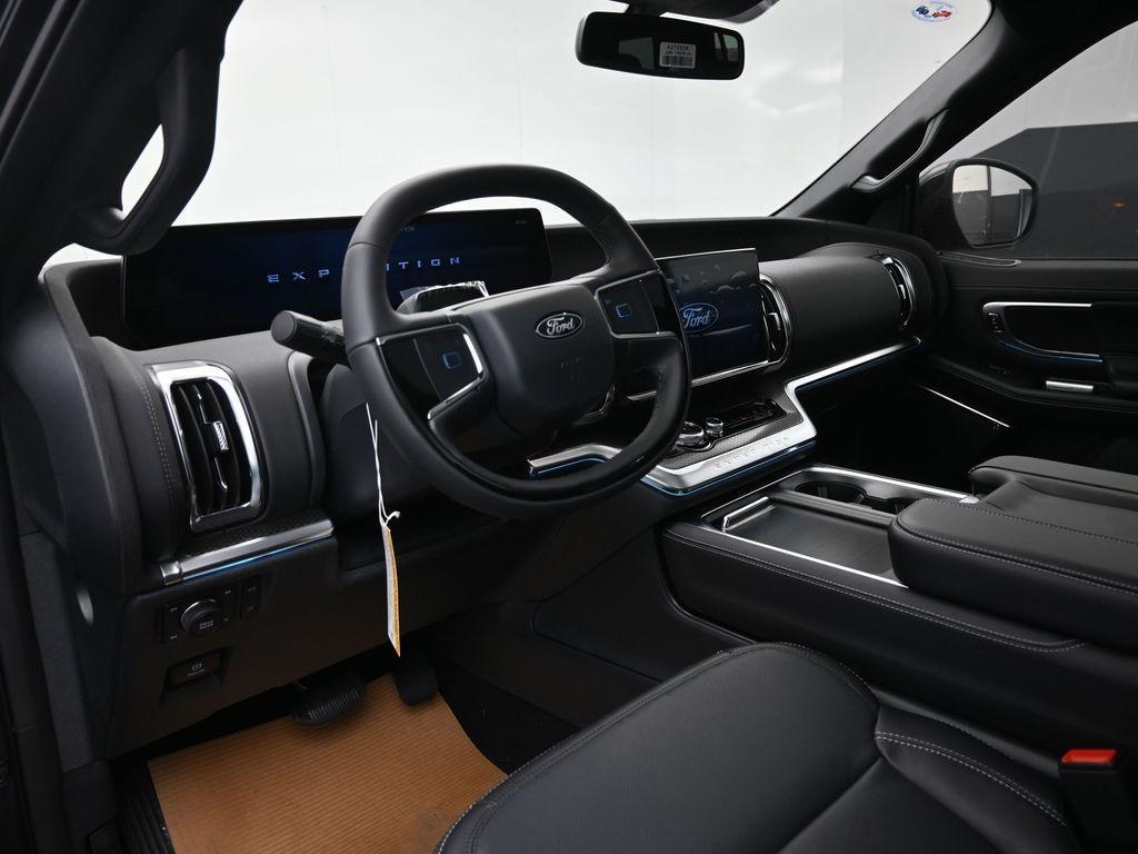 new 2025 Ford Expedition car, priced at $79,126