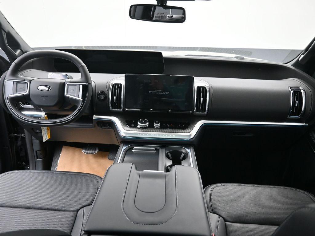 new 2025 Ford Expedition car, priced at $79,126