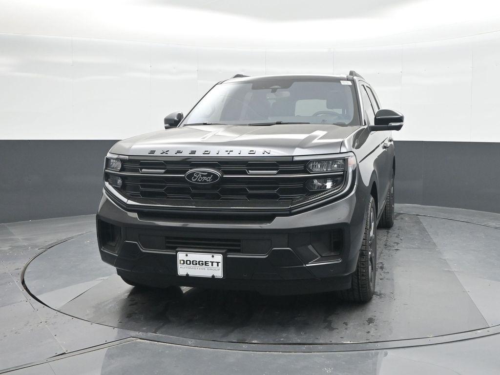 new 2025 Ford Expedition car, priced at $79,126