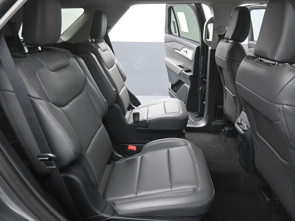 new 2025 Ford Explorer car, priced at $39,067