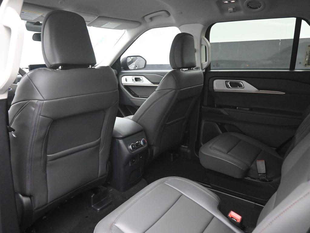 new 2025 Ford Explorer car, priced at $39,067