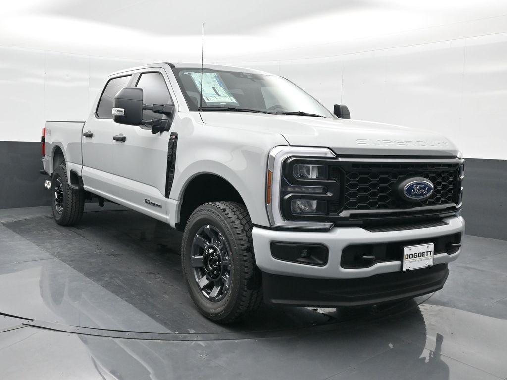 new 2025 Ford F-250 car, priced at $72,220