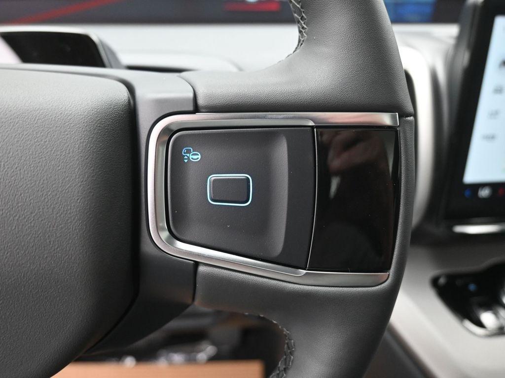 new 2025 Ford Expedition car, priced at $65,326