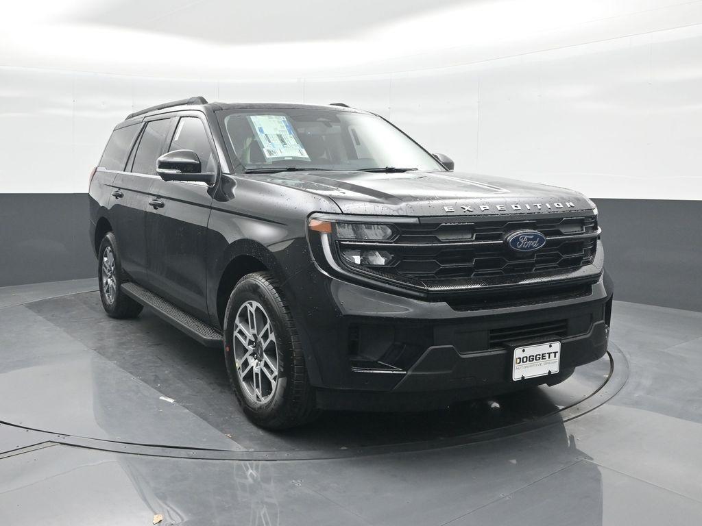 new 2025 Ford Expedition car, priced at $65,326