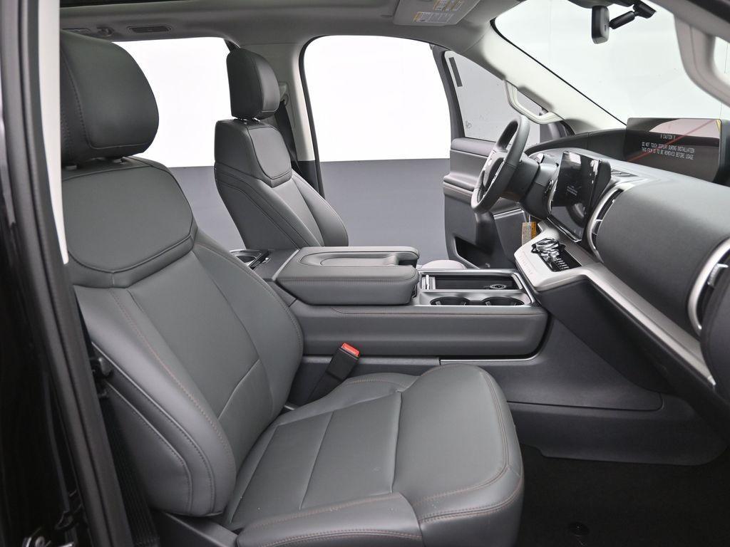 new 2025 Ford Expedition car, priced at $65,326