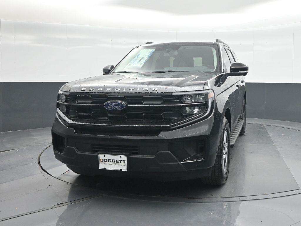 new 2025 Ford Expedition car, priced at $65,326