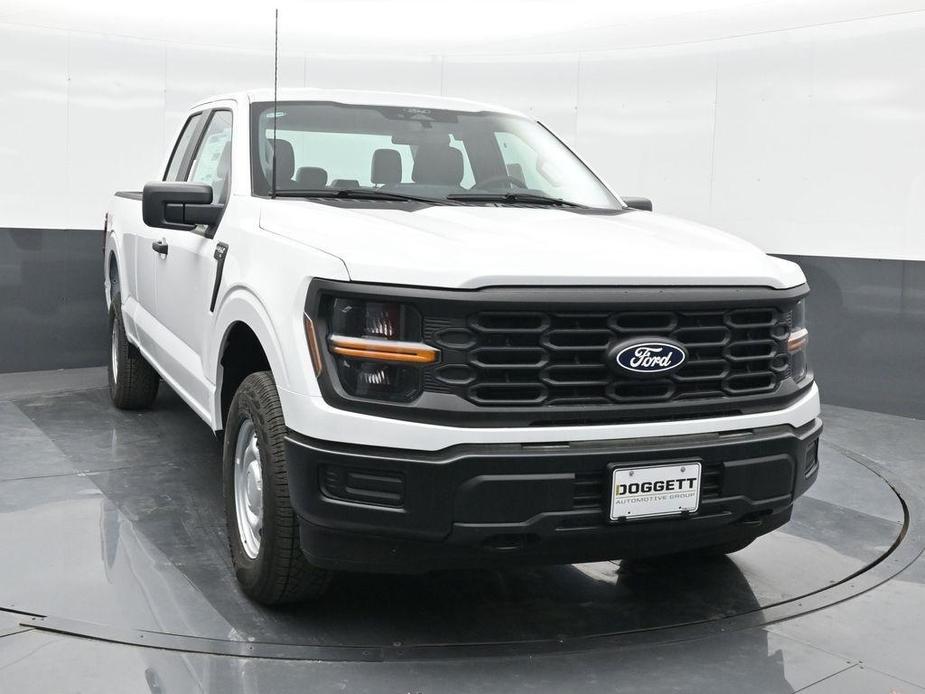 new 2024 Ford F-150 car, priced at $39,010