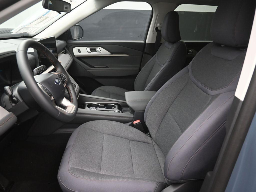 new 2025 Ford Explorer car, priced at $37,361