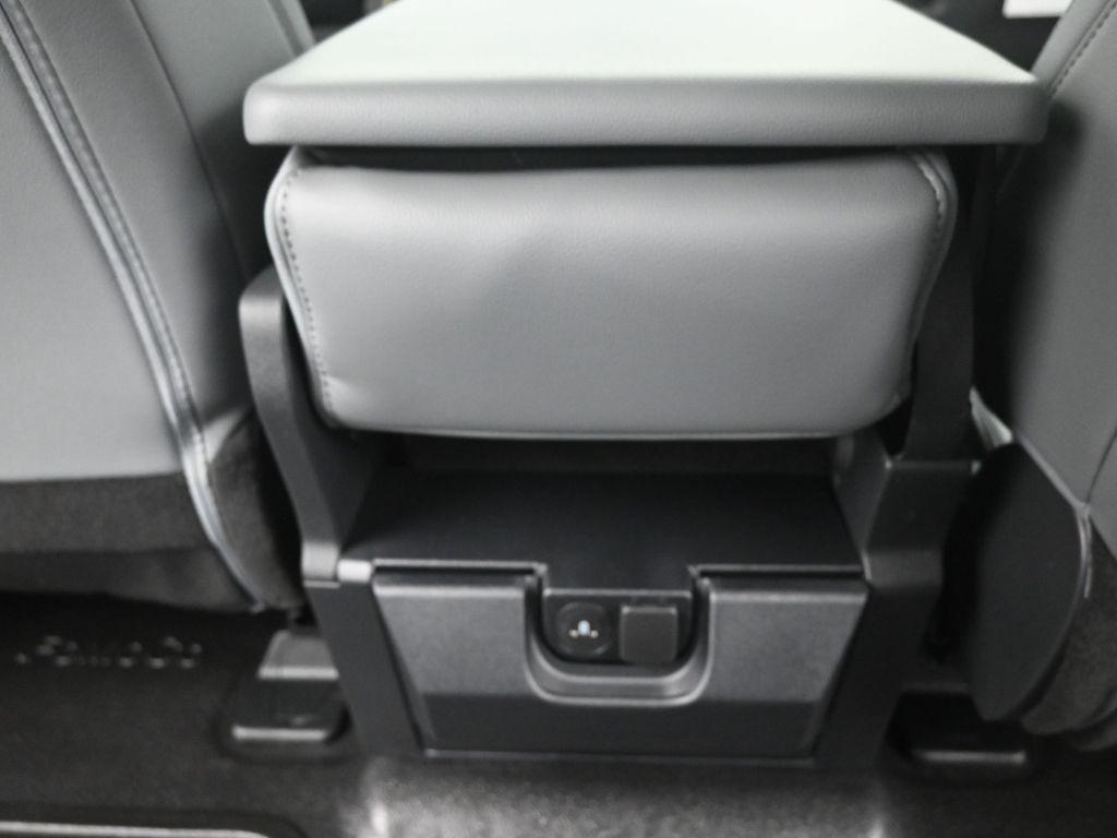 new 2025 Ford F-250 car, priced at $58,274