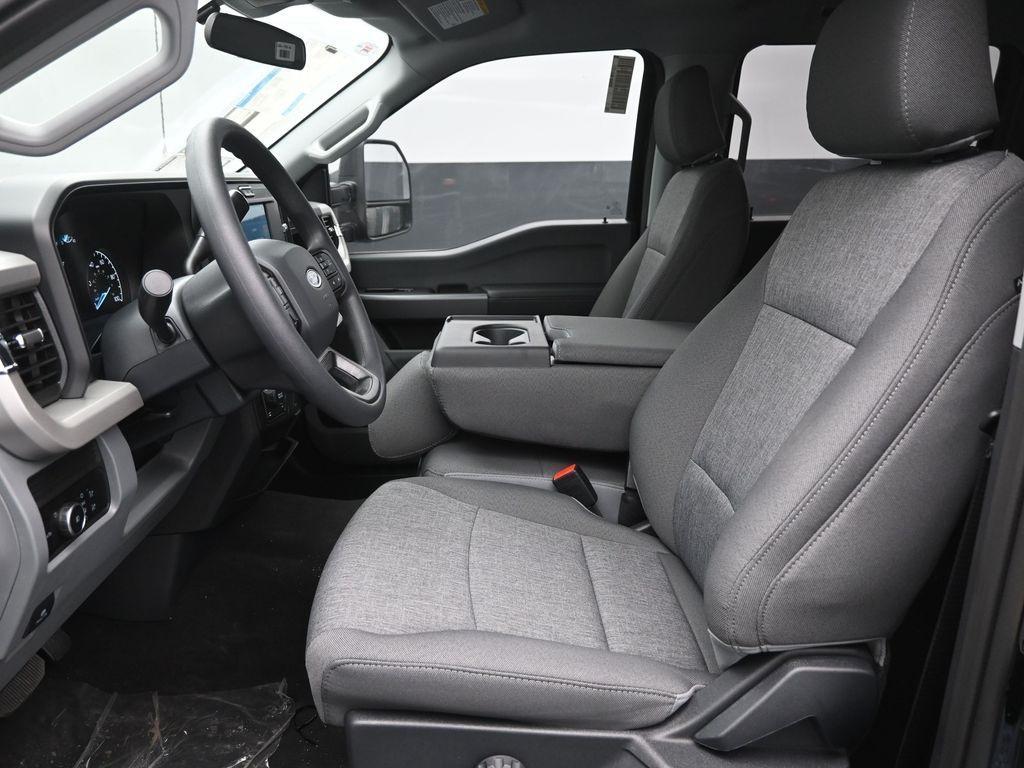 new 2025 Ford F-250 car, priced at $62,782