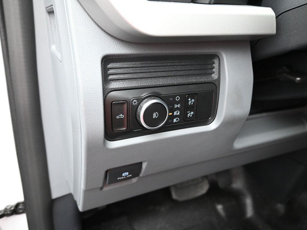 new 2025 Ford F-250 car, priced at $59,047