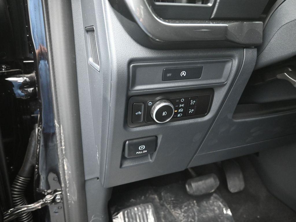 new 2025 Ford F-150 car, priced at $47,612