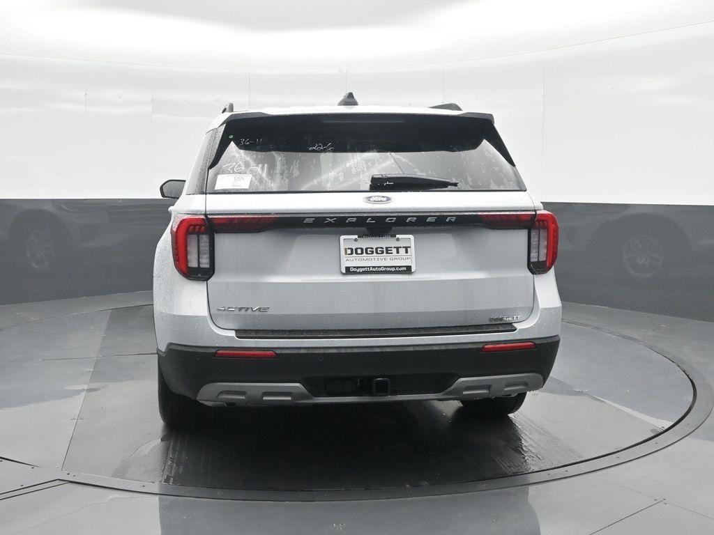 new 2025 Ford Explorer car, priced at $37,997