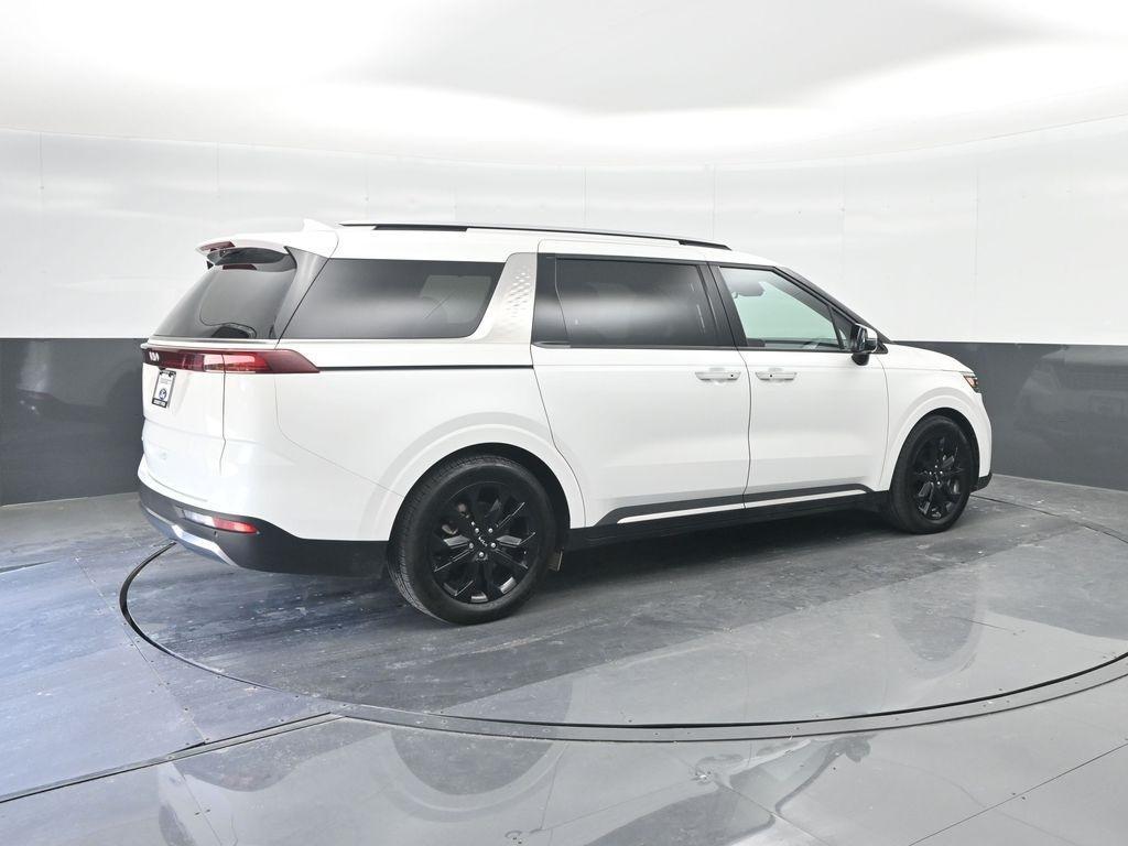 used 2024 Kia Carnival car, priced at $39,692
