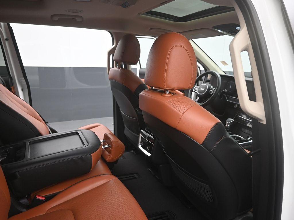 used 2024 Kia Carnival car, priced at $39,692
