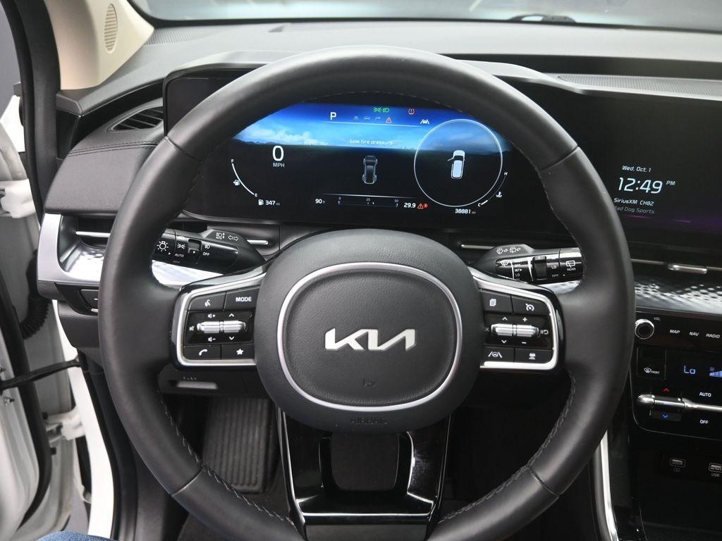 used 2024 Kia Carnival car, priced at $39,692