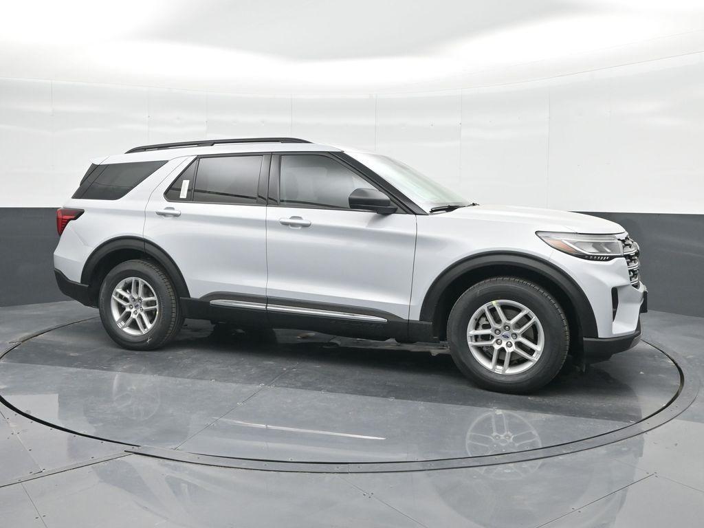 new 2025 Ford Explorer car, priced at $39,621