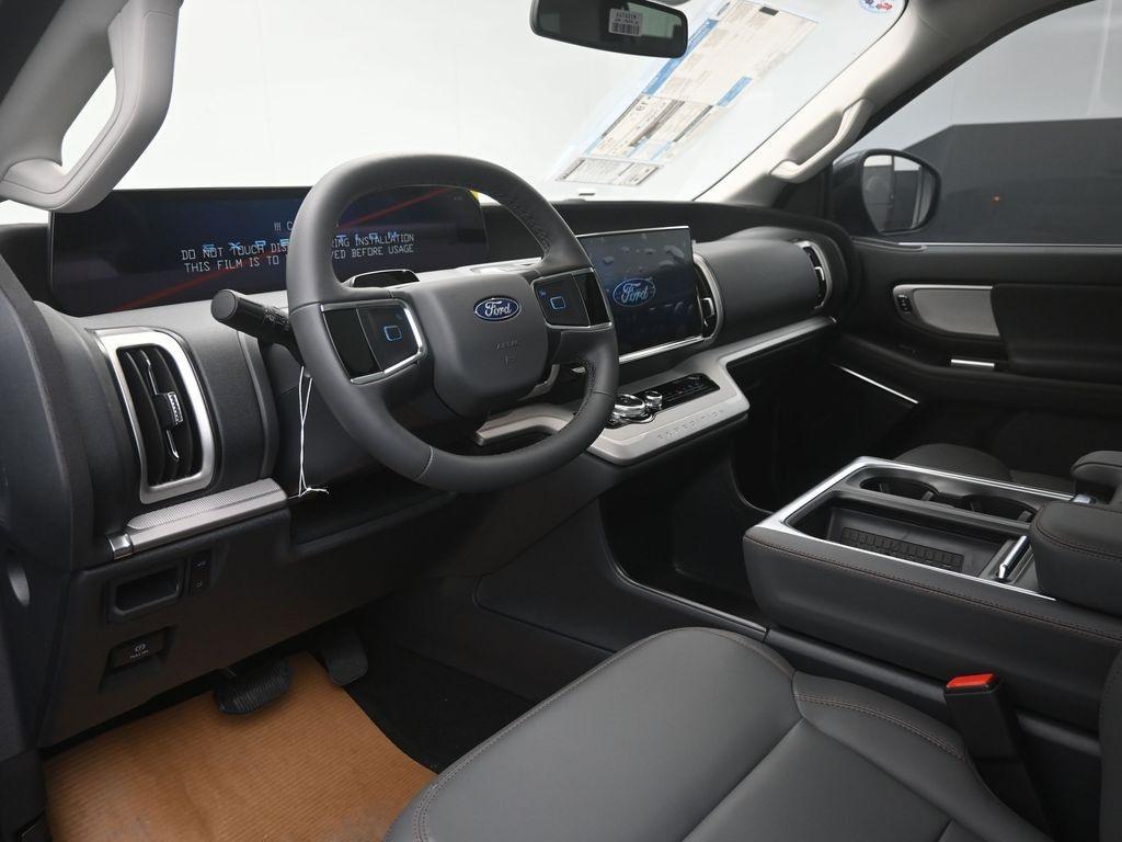 new 2025 Ford Expedition car, priced at $65,078