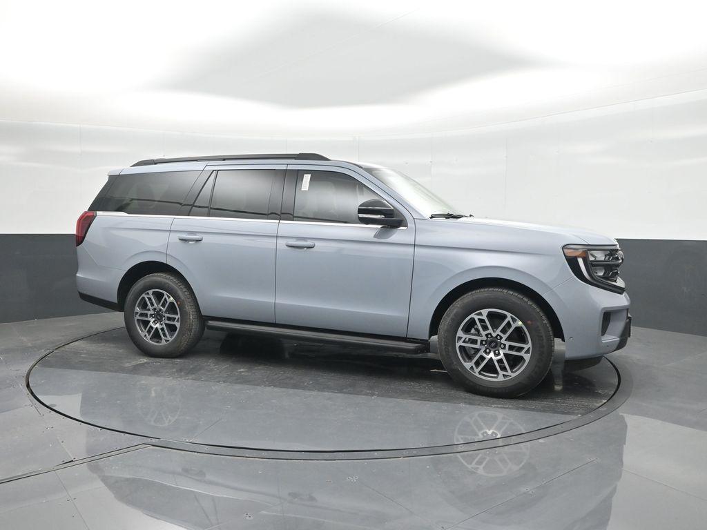 new 2025 Ford Expedition car, priced at $65,078