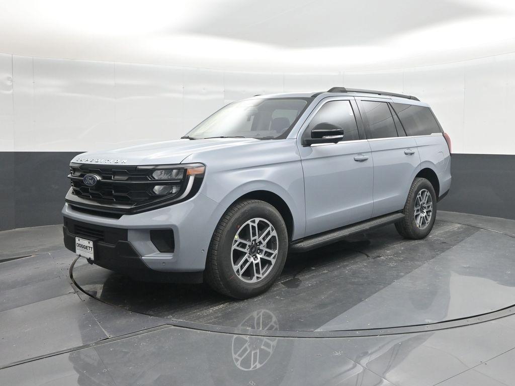 new 2025 Ford Expedition car, priced at $65,078