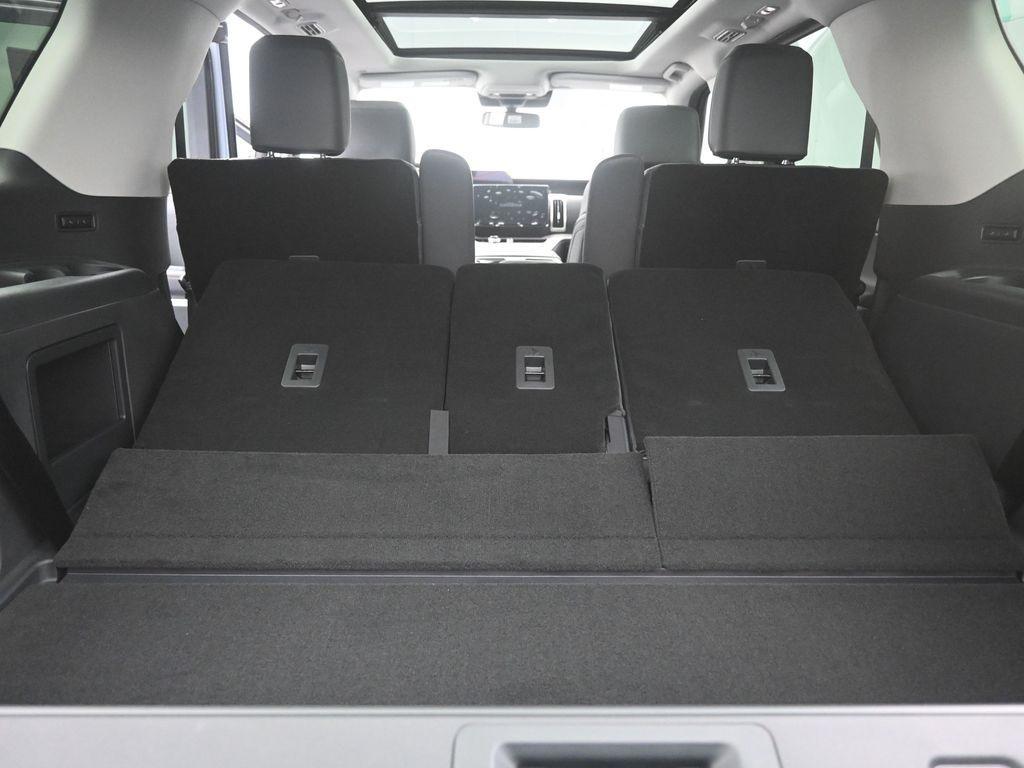new 2025 Ford Expedition car, priced at $65,078