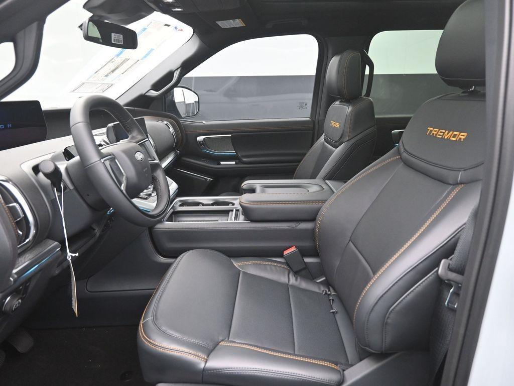new 2025 Ford Expedition car, priced at $83,545